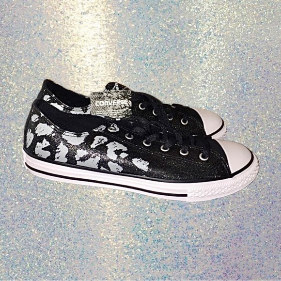 Converse Black & White Low Top Sneakers - Picture 2 of 6